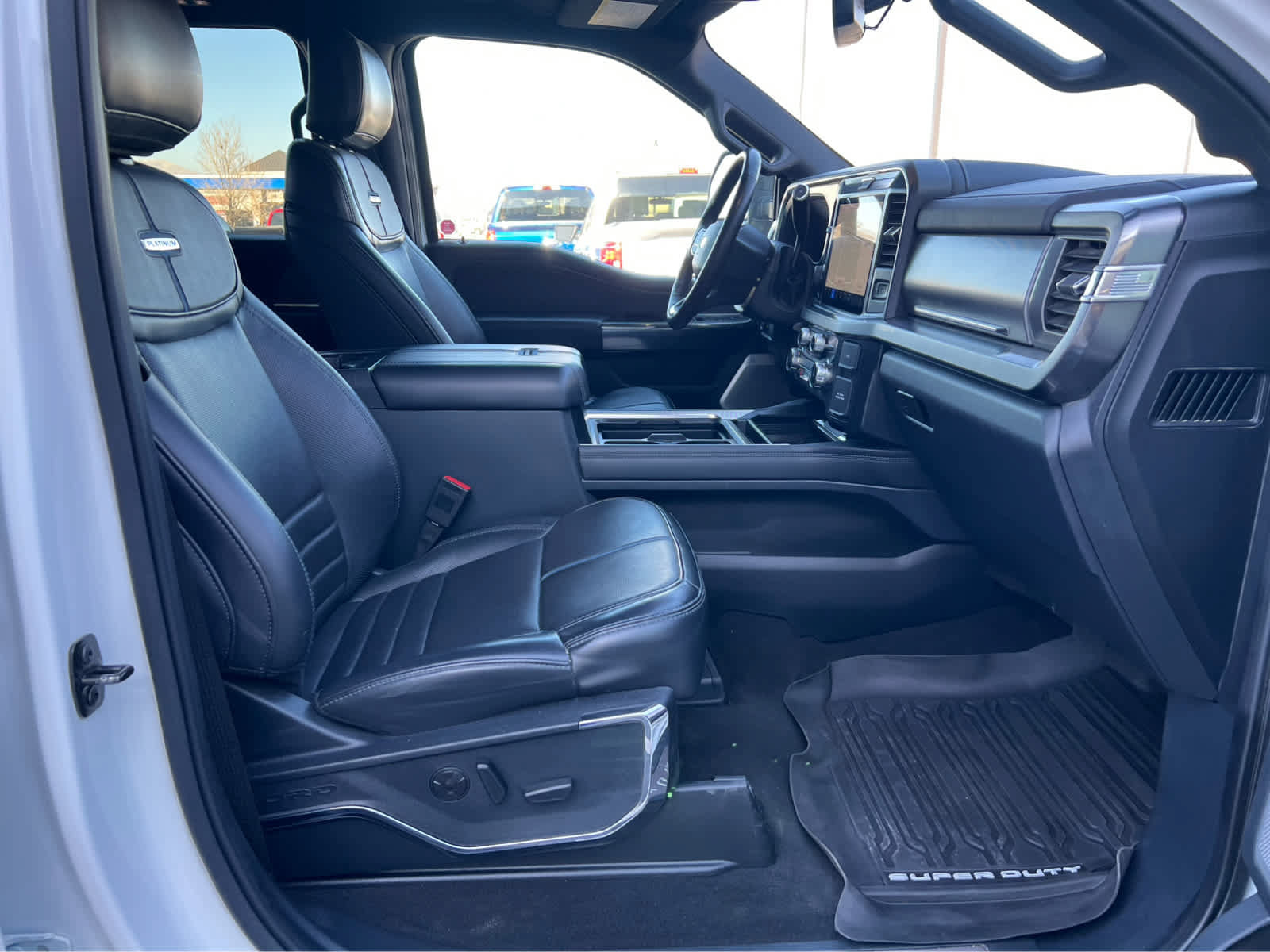 Certified 2025 Ford F350 Platinum AWD/4WD image 17