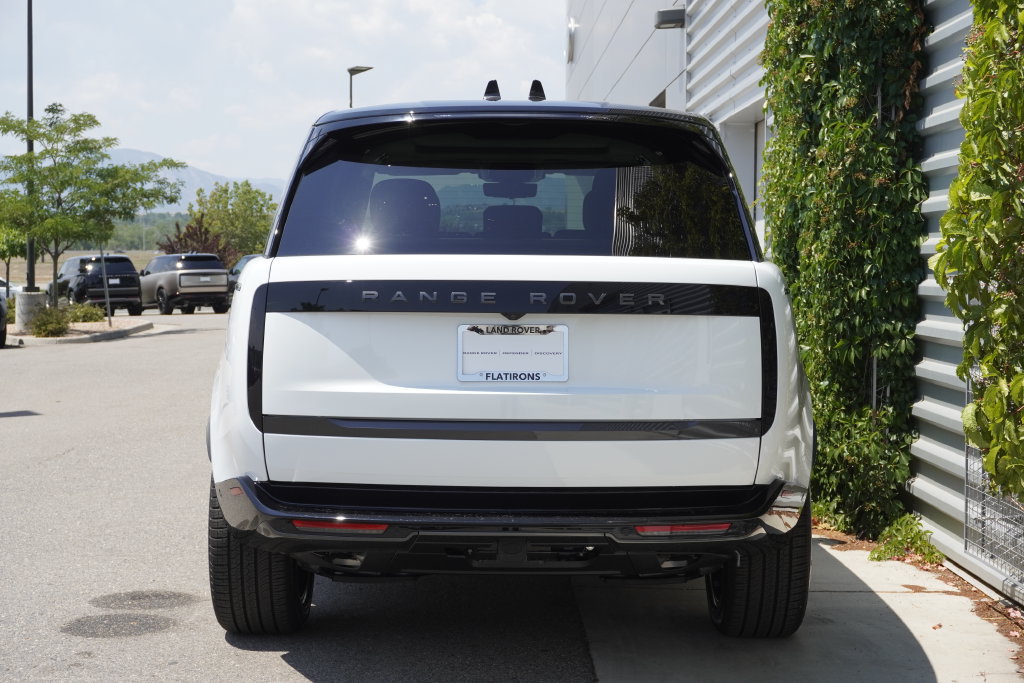 New 2026 Land Rover Range Rover Long Wheelbase SE AWD/4WD image 6