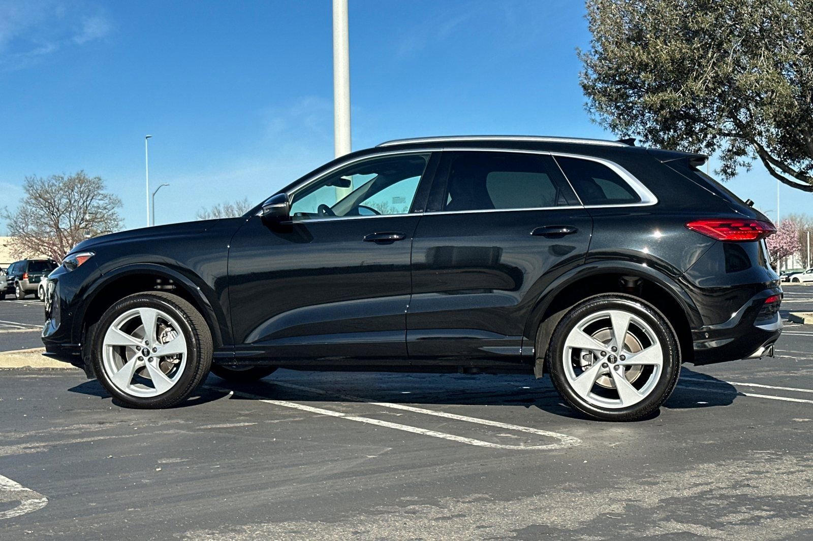 Used 2025 Audi Q5 Premium Plus w/ Premium Plus image 7