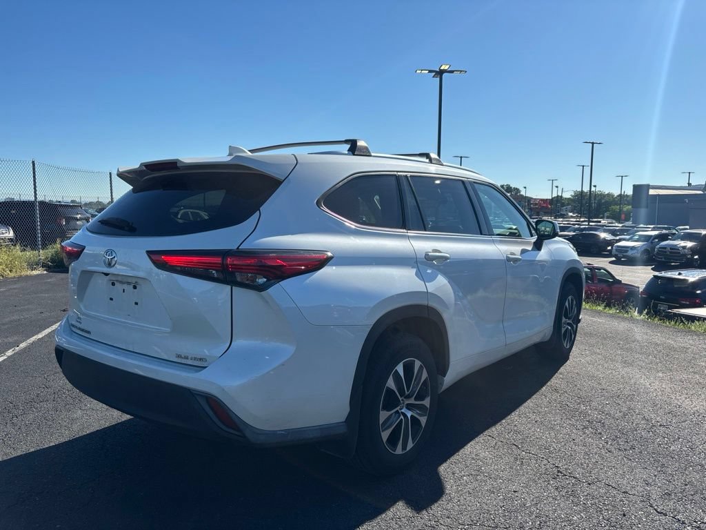 Used 2021 Toyota Highlander XLE AWD/4WD video 2