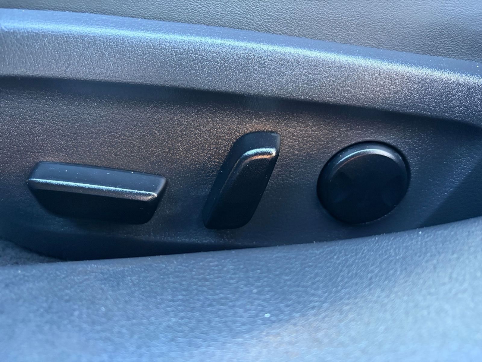 Used 2025 MAZDA MAZDA3 s image 23