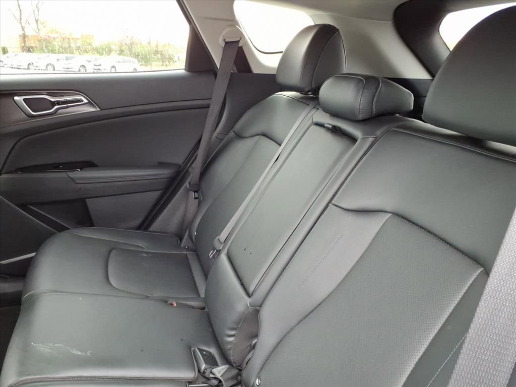 Used 2023 Kia Sportage EX FWD image 12
