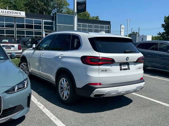Used 2022 BMW X5 xDrive40i w/ Executive Package AWD/4WD video 2