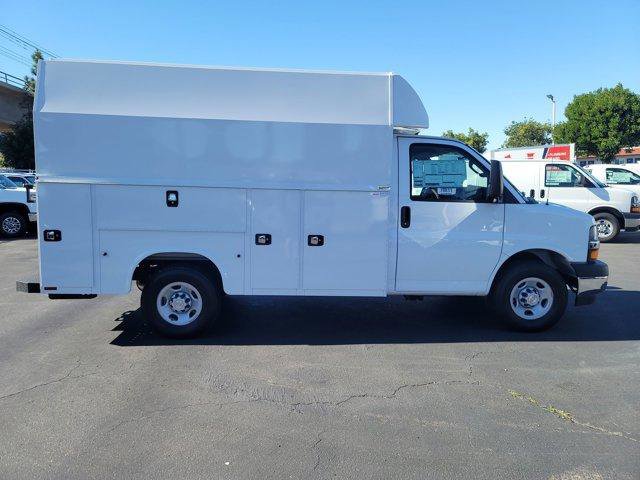 New 2025 Chevrolet Express 3500 w/ Power Convenience Package RWD image 9