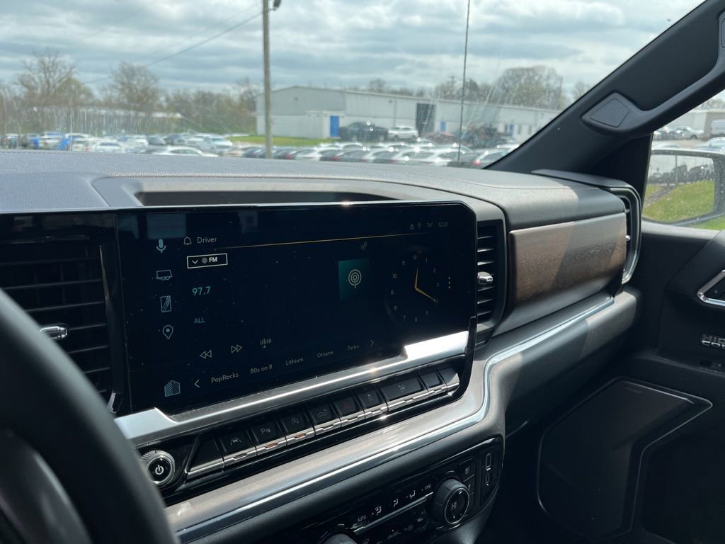 Used 2024 Chevrolet Silverado 1500 High Country w/ High Country Premium Package image 8