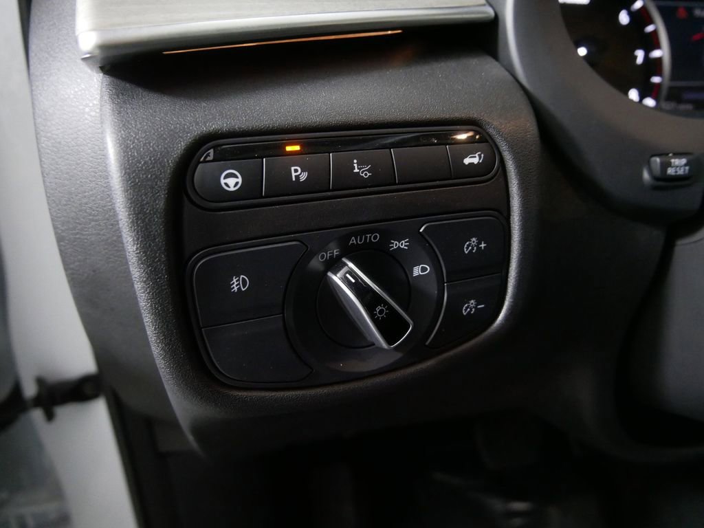 Used 2024 INFINITI QX50 Sensory image 18