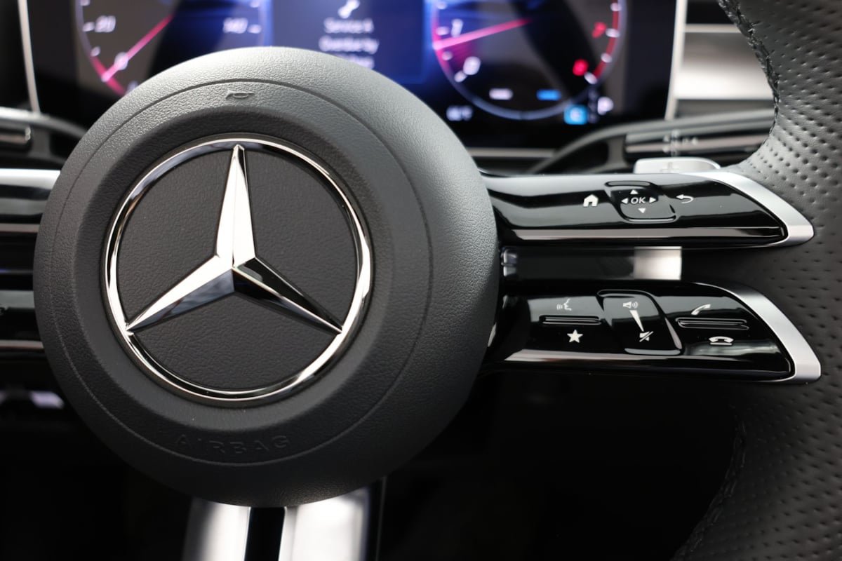 Used 2024 Mercedes-Benz CLE 300 4MATIC Cabriolet image 25