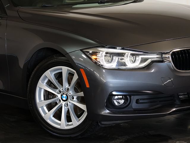 Used 2018 BMW 320i xDrive Sedan w/ Convenience Package AWD/4WD image 8