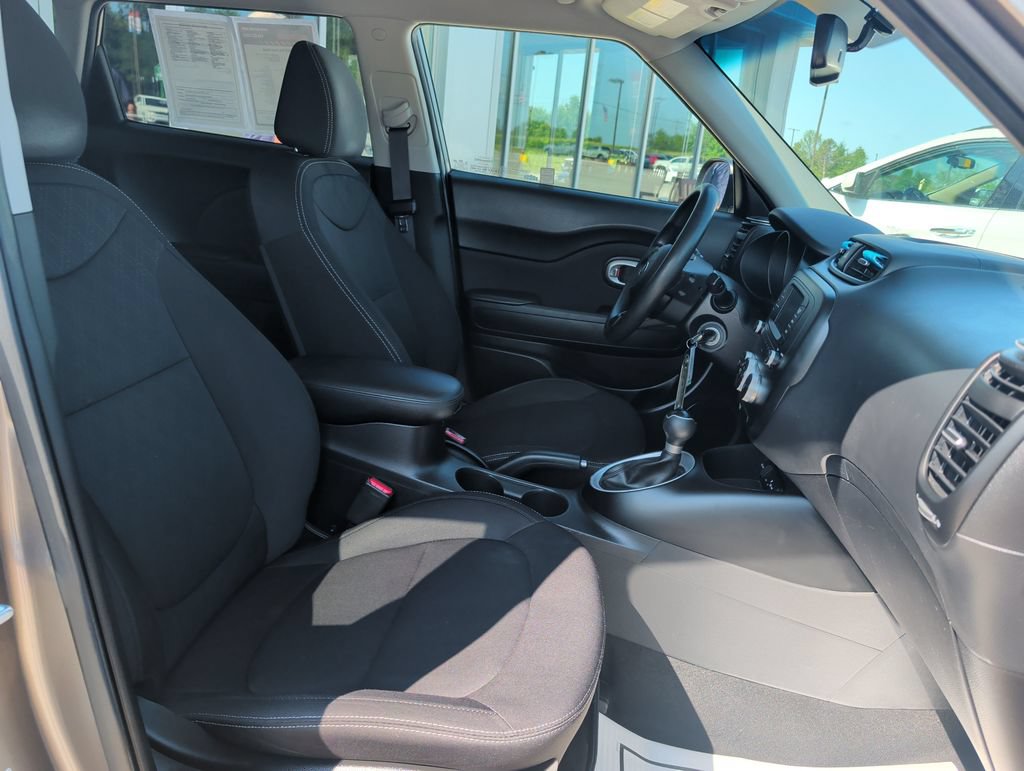 Used 2018 Kia Soul FWD image 19