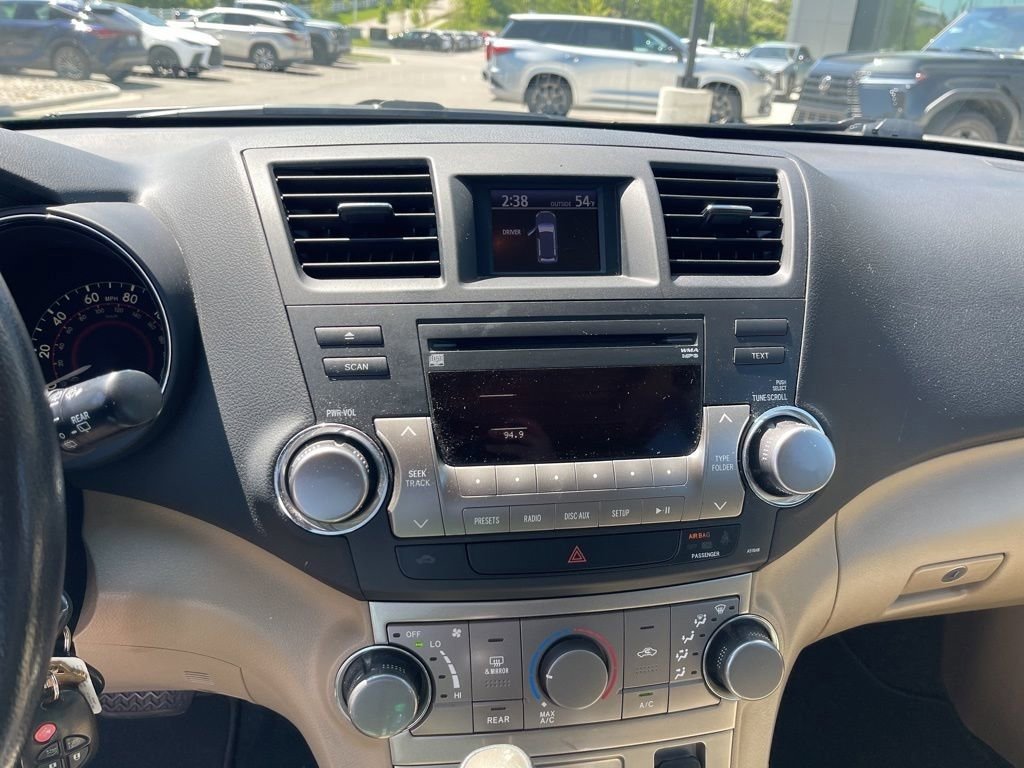 Used 2011 Toyota Highlander SE w/ Tow Pkg AWD/4WD image 18