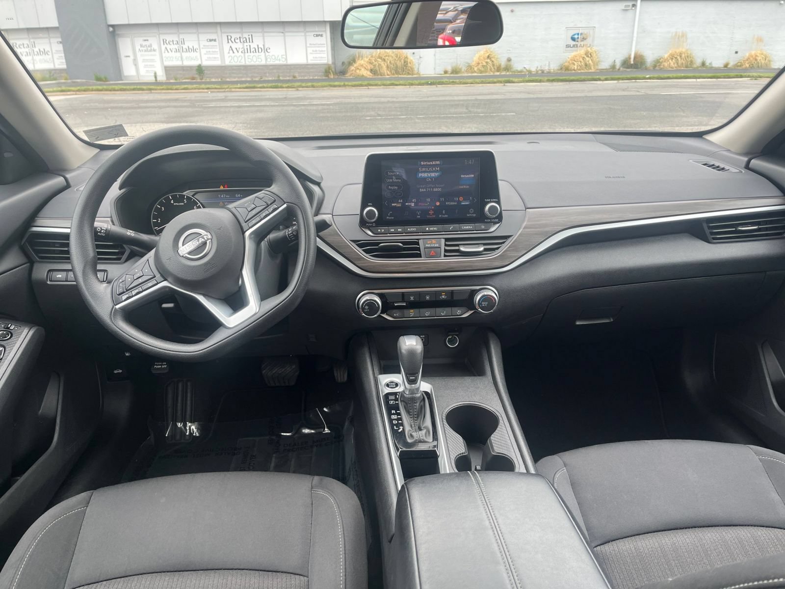 Used 2025 Nissan Altima 2.5 SV FWD image 33