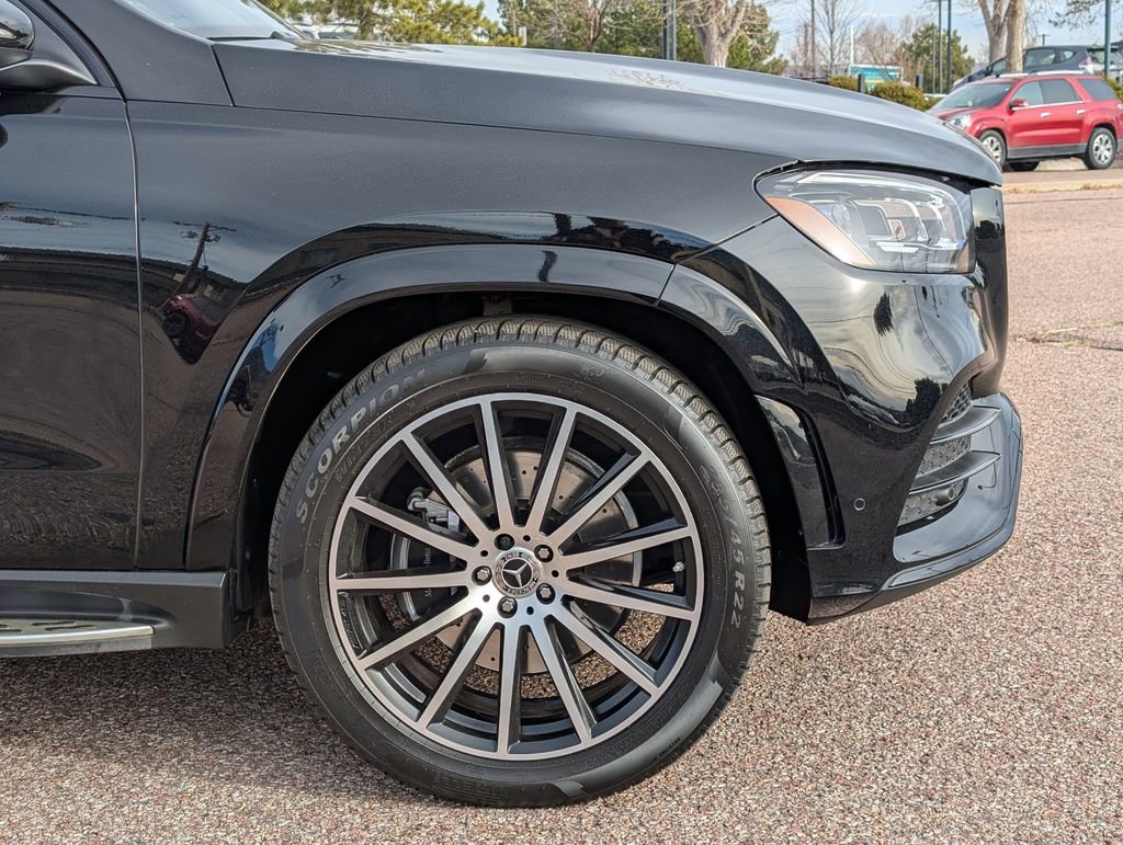 Used 2023 Mercedes-Benz GLS 580 4MATIC image 9