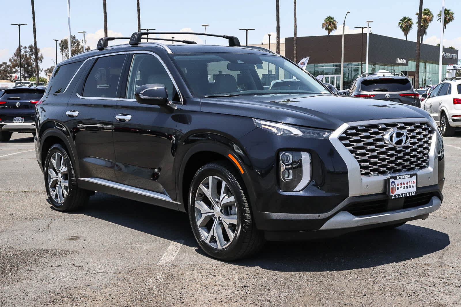 Used 2022 Hyundai Palisade SEL w/ Premium Package FWD image 3