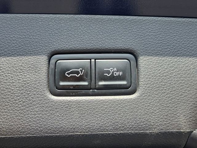 Used 2025 Kia Carnival EX image 21