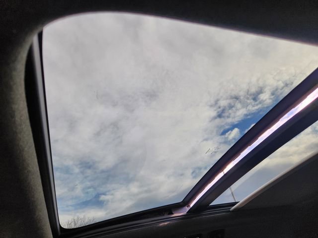 Certified 2023 Volvo XC40 Recharge Plus image 24