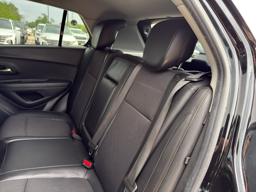 Used 2020 Chevrolet Trax LT w/ LT Convenience Package image 28