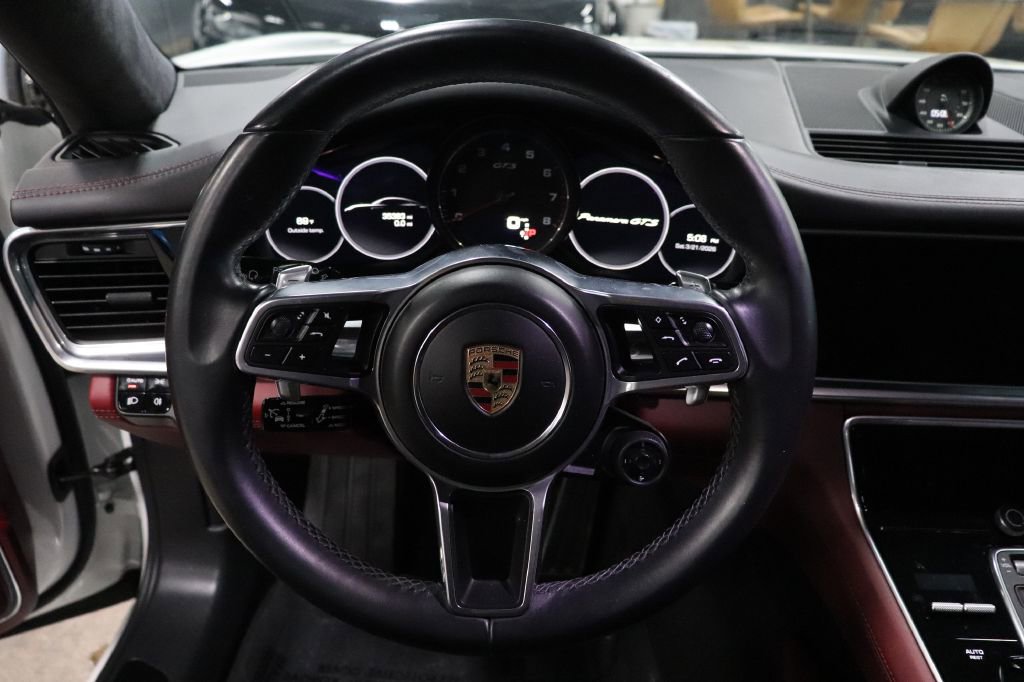 Used 2019 Porsche Panamera GTS image 28
