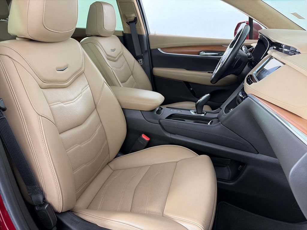 Used 2019 Cadillac XT5 Platinum AWD/4WD image 32