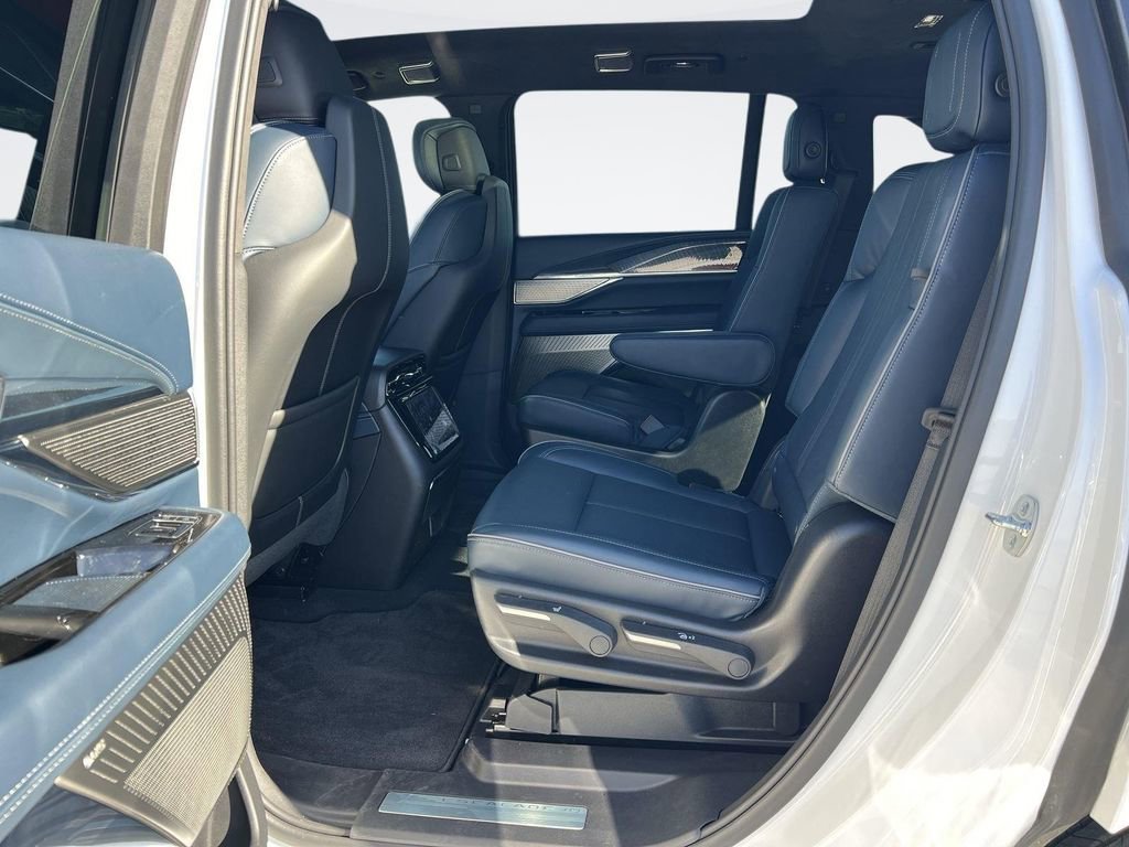 New 2025 Cadillac Escalade IQ Luxury 2 AWD/4WD image 28