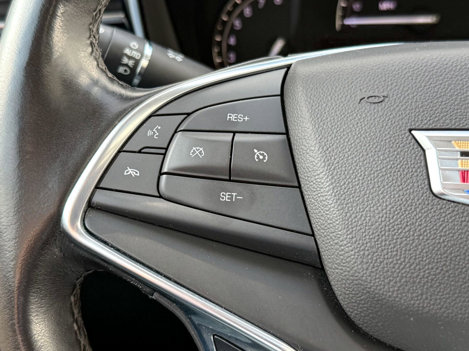 Certified 2018 Cadillac XT5 Luxury w/ Driver Awareness Package image 27