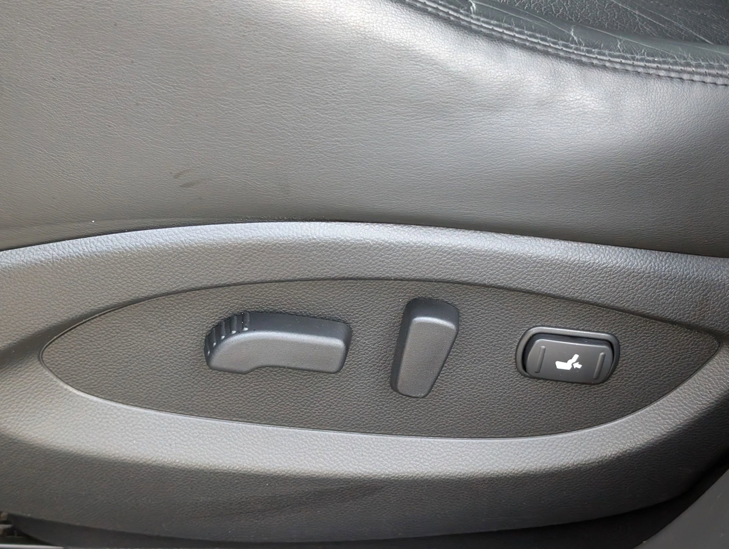 Used 2016 INFINITI QX50 AWD w/ Deluxe Touring Package image 19