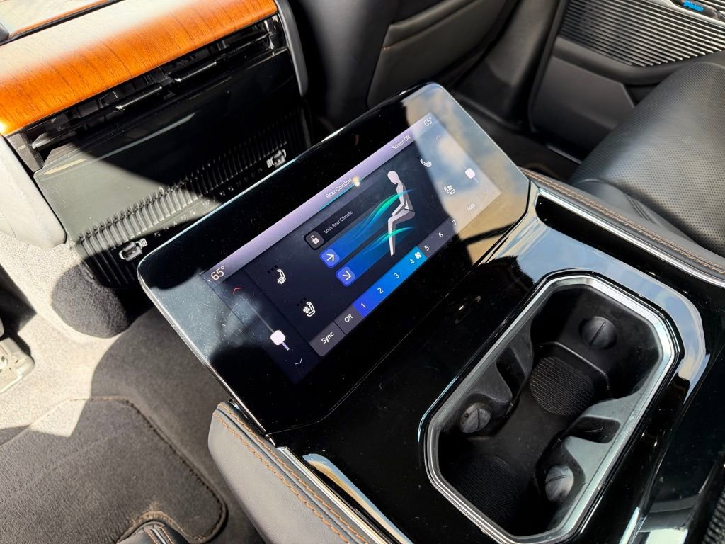 Used 2022 Jeep Grand Wagoneer Series III image 15