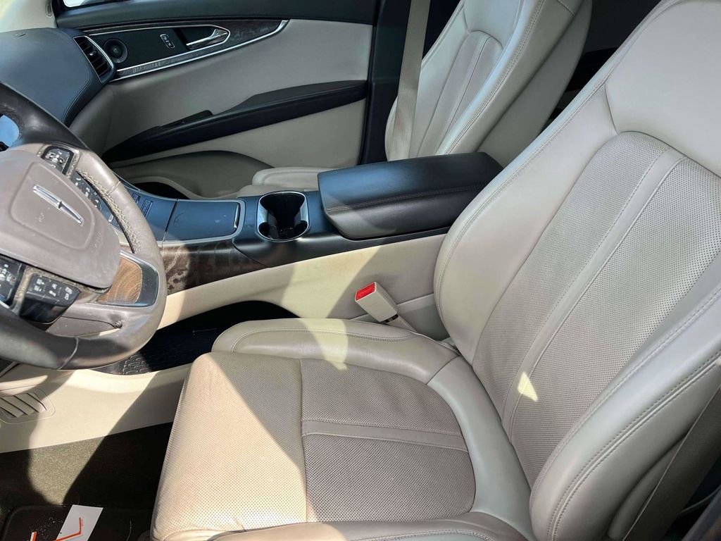 Used 2019 Lincoln Nautilus Reserve image 5