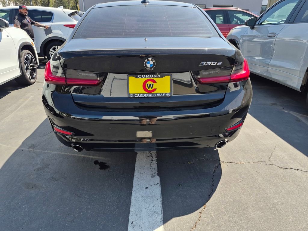 Used 2021 BMW 330e w/ Convenience Package image 5