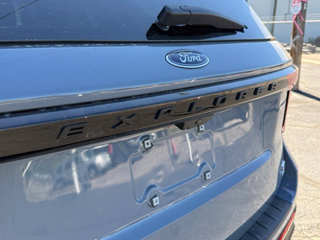 Used 2025 Ford Explorer ST AWD/4WD image 13