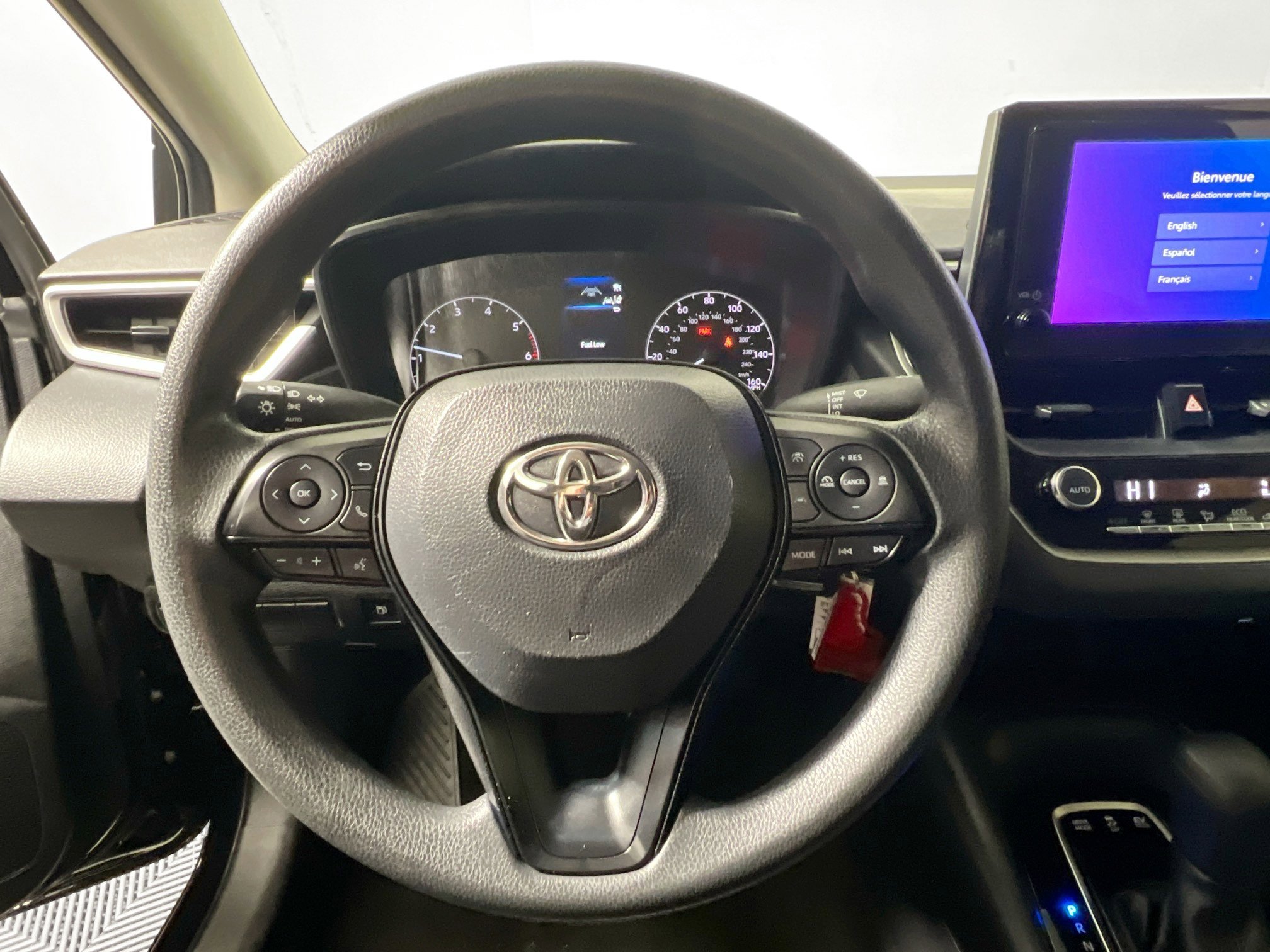 Used 2025 Toyota Corolla LE image 17