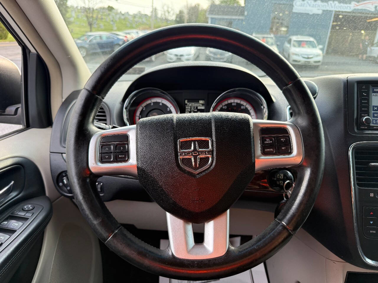 Used 2012 Dodge Grand Caravan Crew w/ Crew Value Pkg FWD image 11