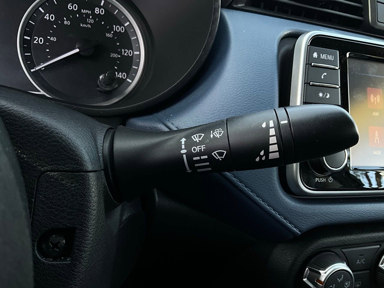 Used 2025 Nissan Versa SV image 32