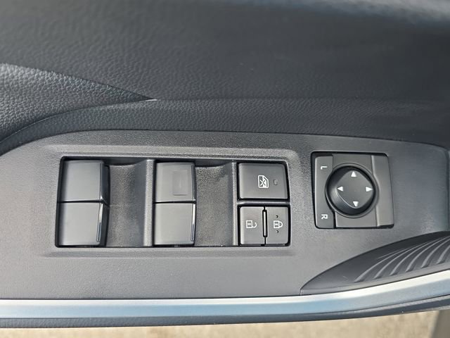 Used 2025 Toyota RAV4 LE image 27