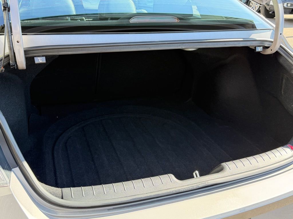 Used 2023 Hyundai Elantra Limited image 9