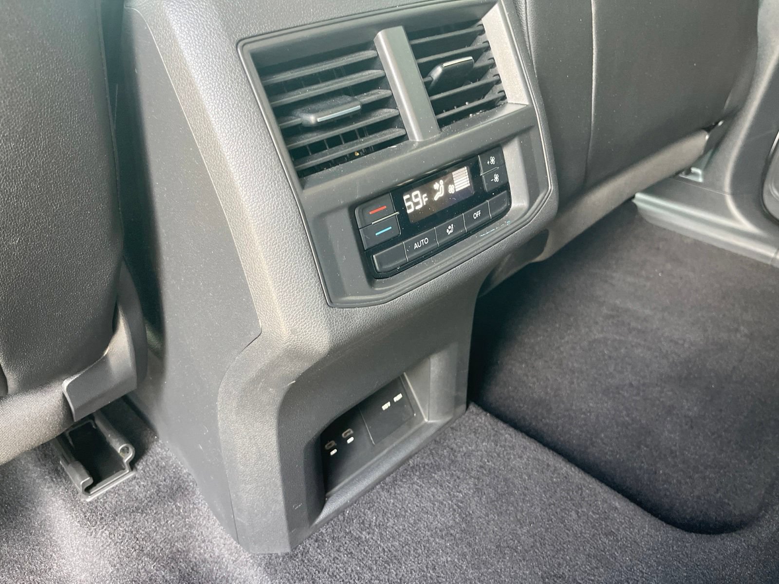 Used 2021 Volkswagen Atlas SE w/ Towing Package FWD image 31