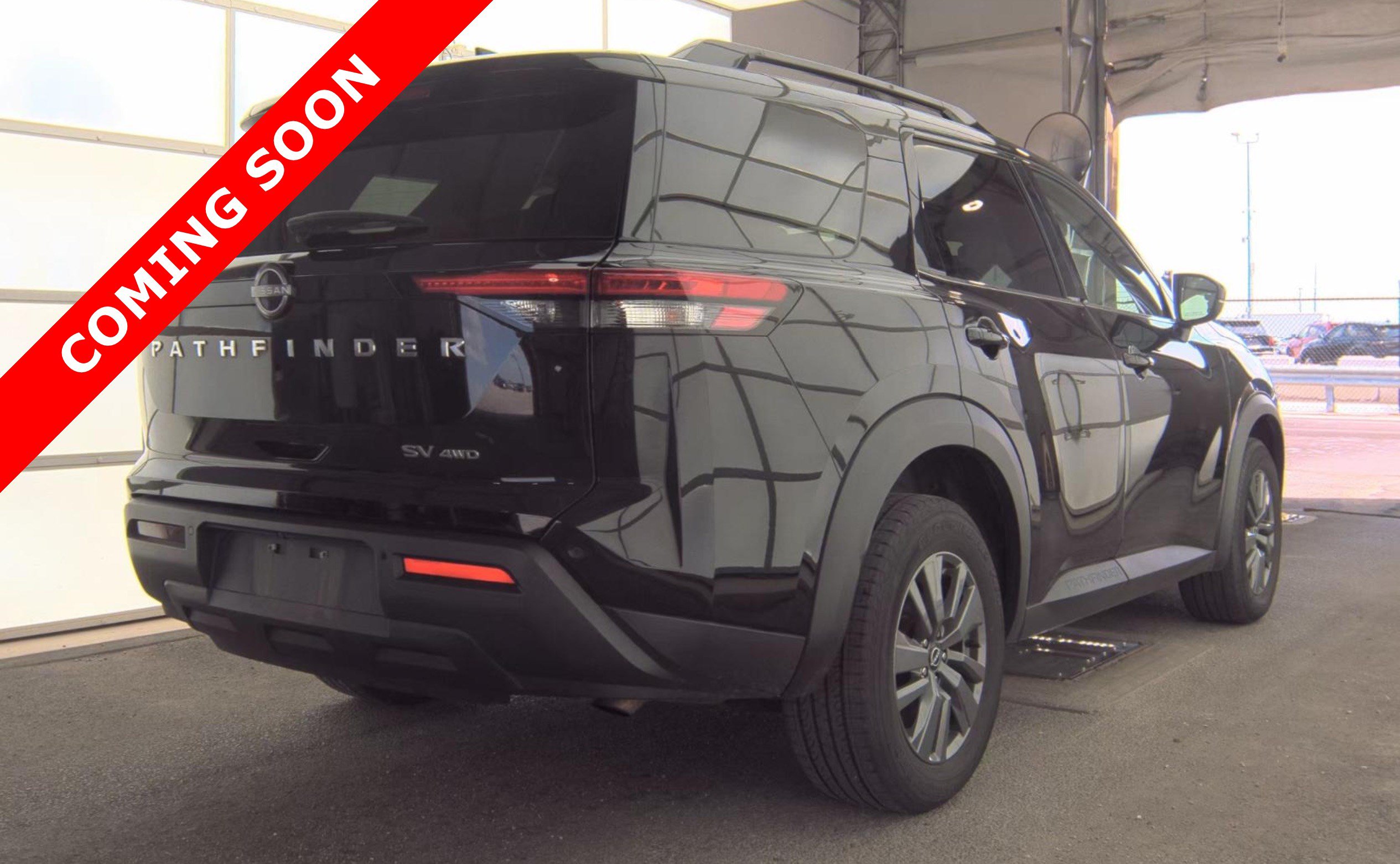 Used 2022 Nissan Pathfinder SV AWD/4WD image 5