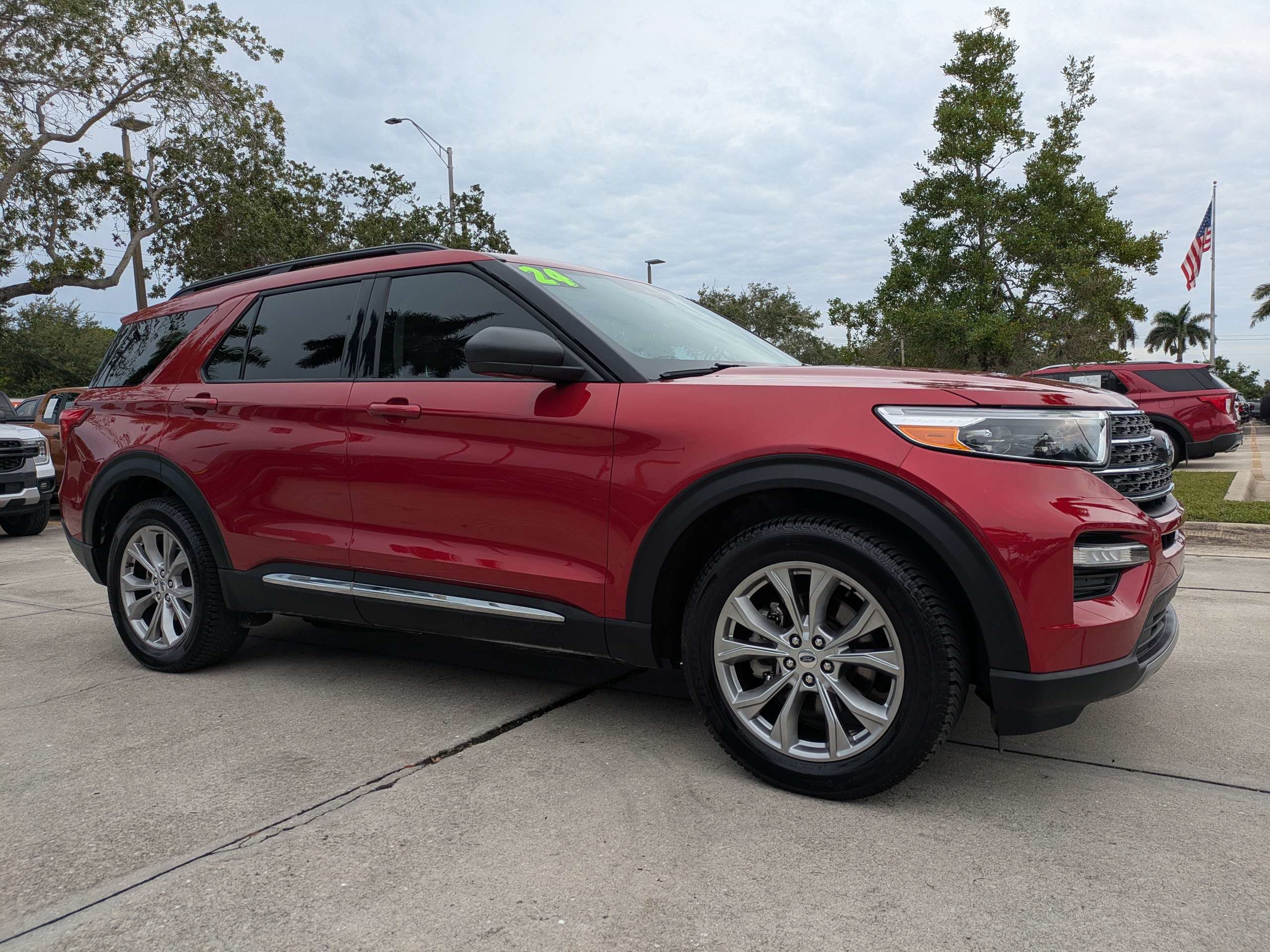 Certified 2024 Ford Explorer XLT w/ Equipment Group 202A AWD/4WD image 2