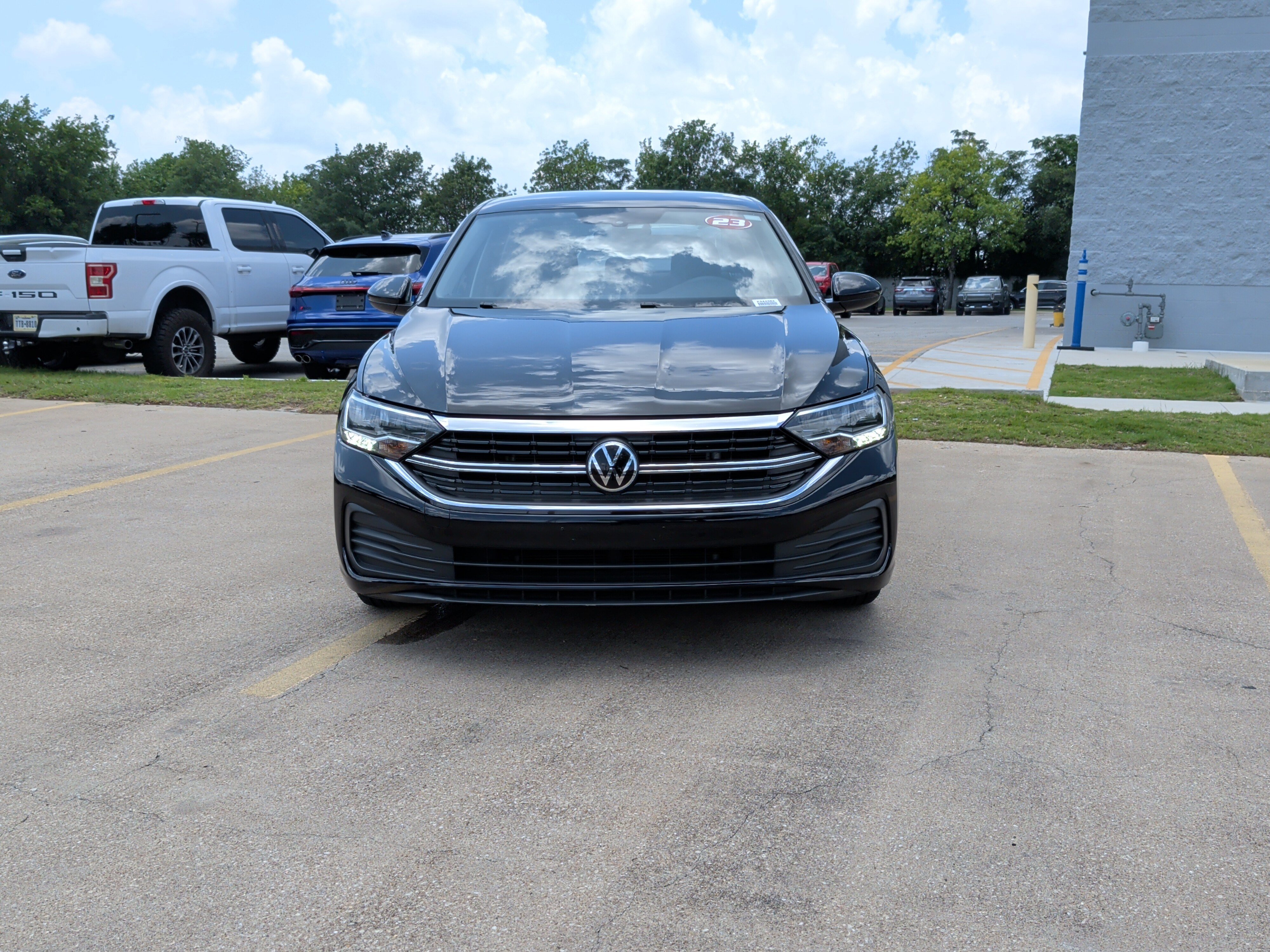 Used 2023 Volkswagen Jetta S FWD image 3