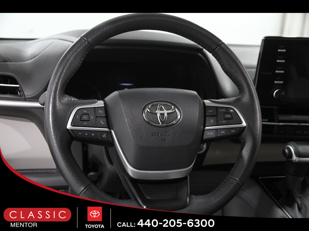 Certified 2024 Toyota Sienna XLE FWD image 7