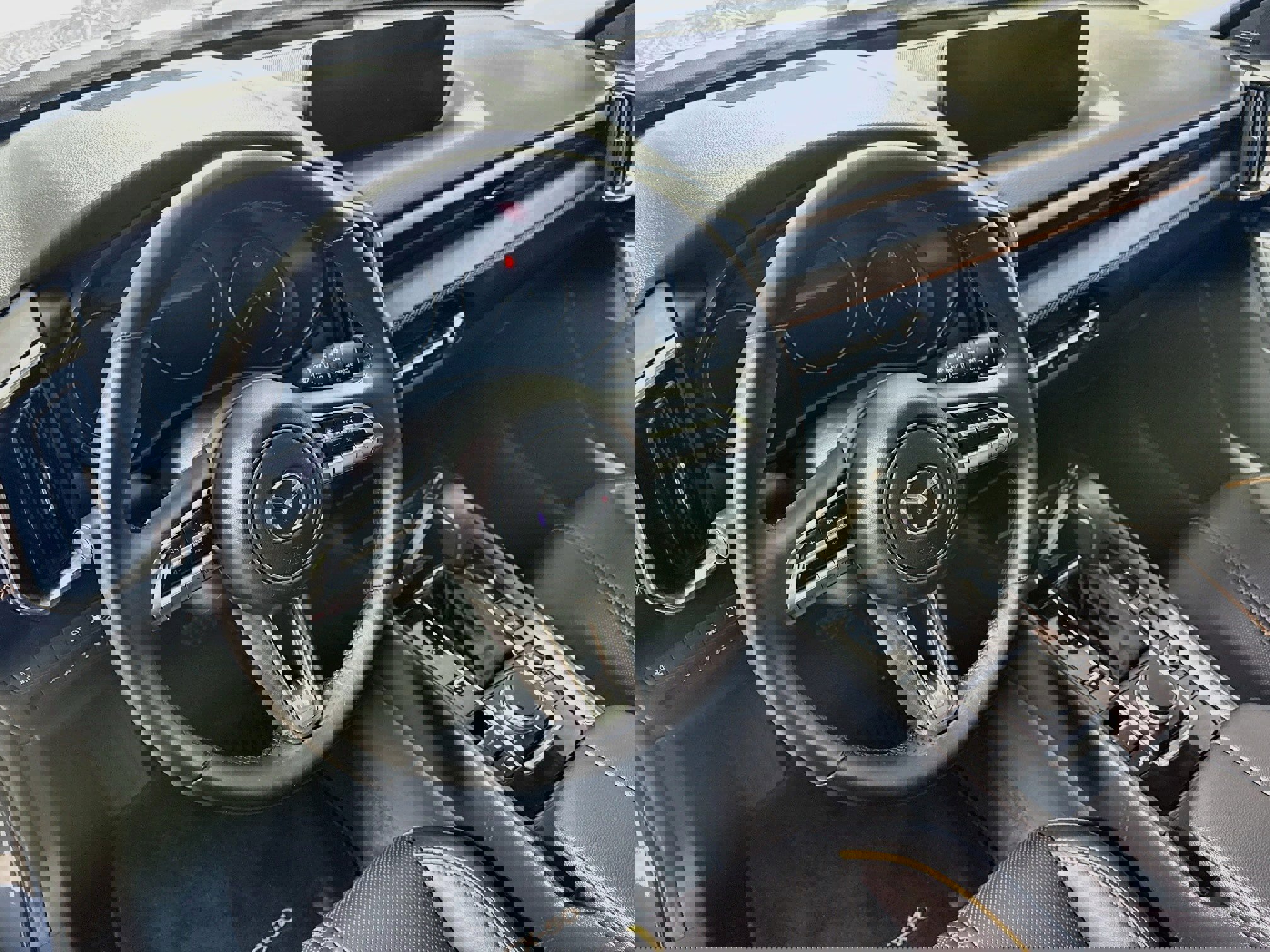 Used 2025 MAZDA CX-50 2.5 Hybrid w/ Premium Plus Pkg image 14