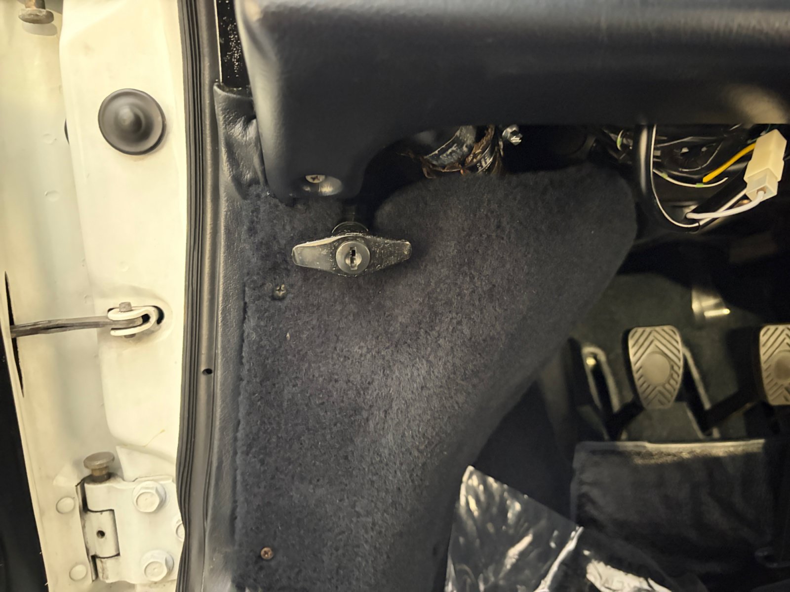 Used 1987 Porsche 911 Carrera RWD image 31