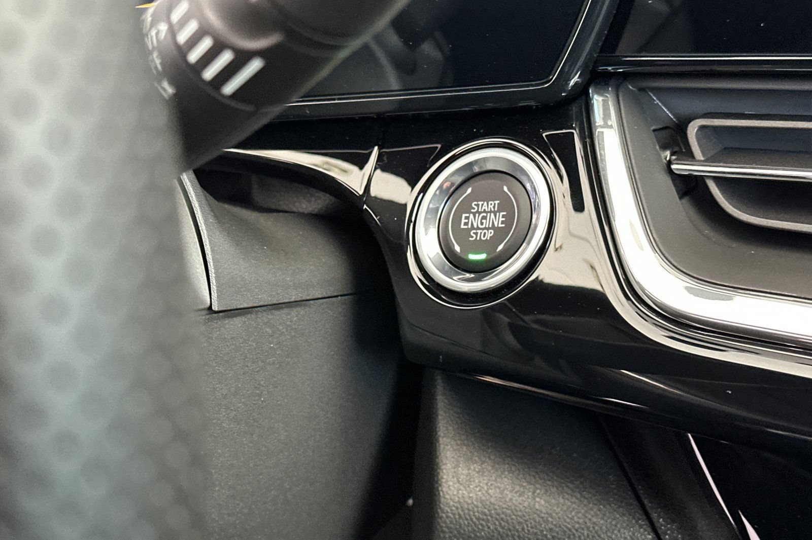 New 2026 Chevrolet Trax RS w/ Driver Confidence Package FWD image 22