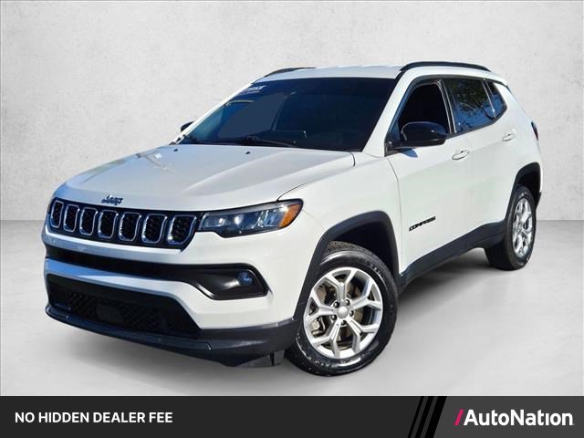 Used 2024 Jeep Compass Latitude AWD/4WD image 1