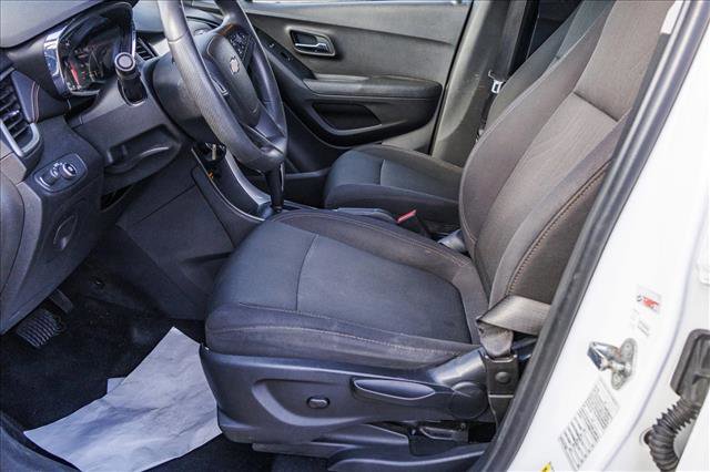 Used 2017 Chevrolet Trax LT image 11