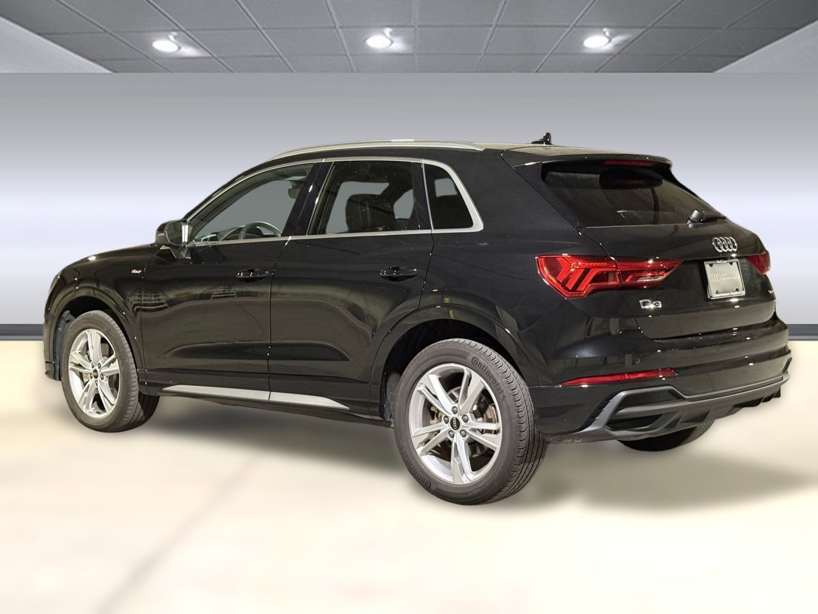 Used 2024 Audi Q3 2.0T Premium Plus w/ Premium Plus Package image 3
