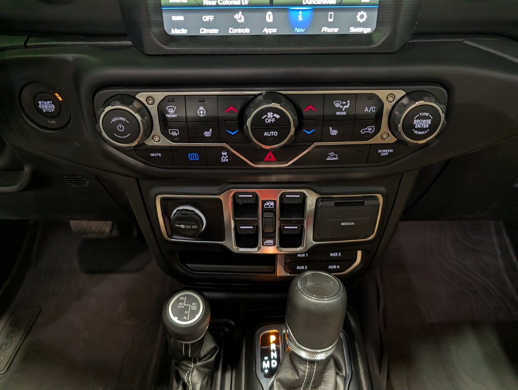 Used 2023 Jeep Wrangler Unlimited Sahara w/ Cold Weather Group AWD/4WD image 21