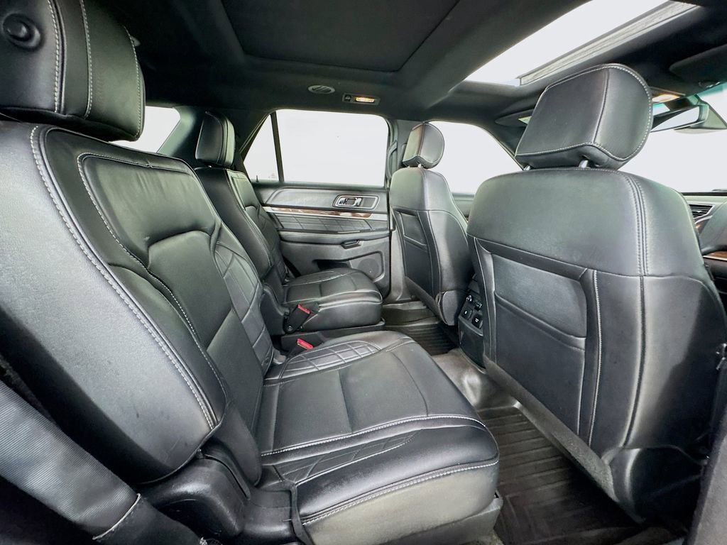 Used 2016 Ford Explorer Platinum image 36