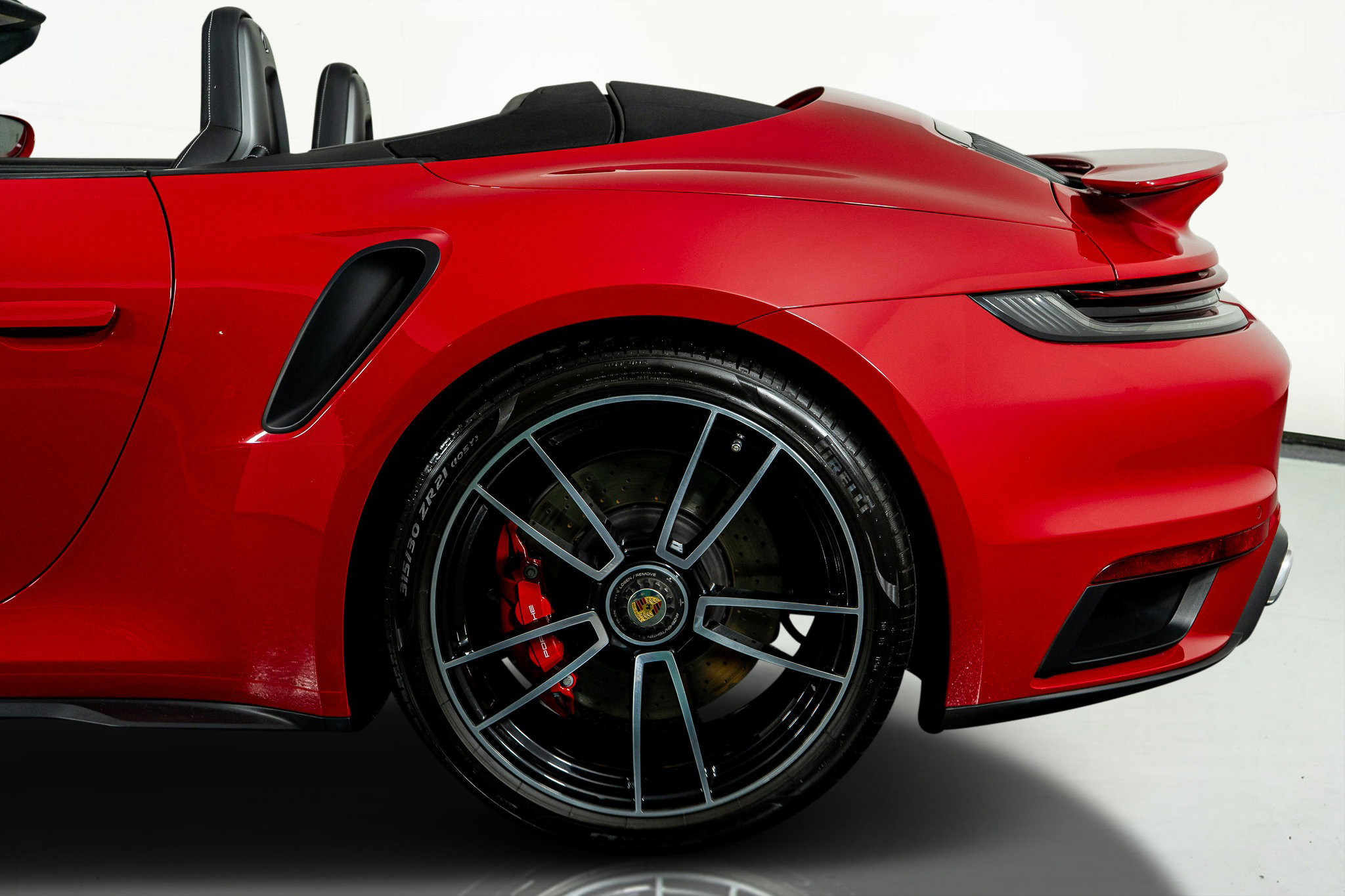 Used 2024 Porsche 911 Turbo AWD/4WD image 18