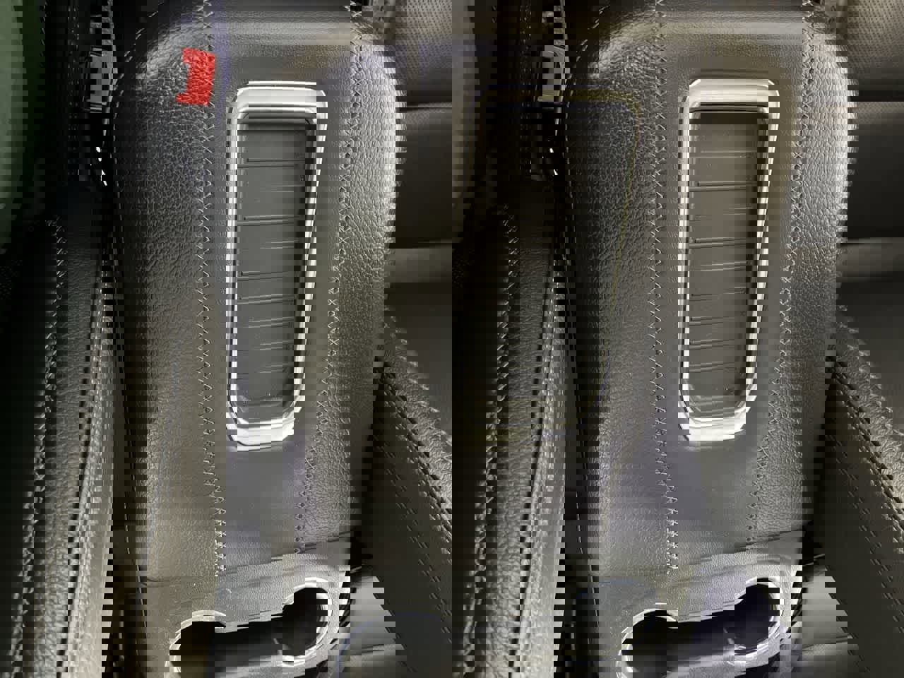 Used 2023 GMC Yukon XL Denali image 23