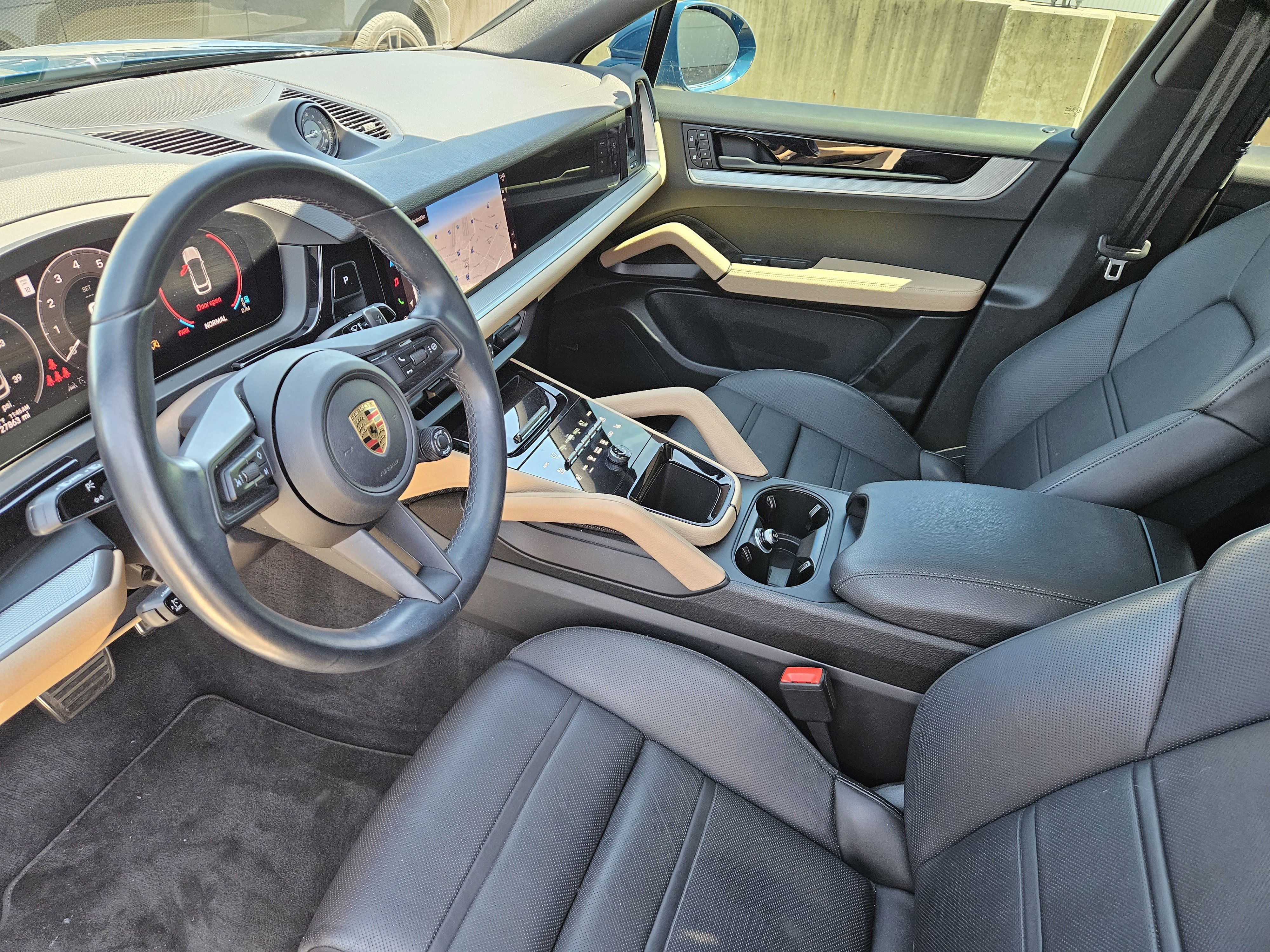Certified 2024 Porsche Cayenne S AWD/4WD image 4